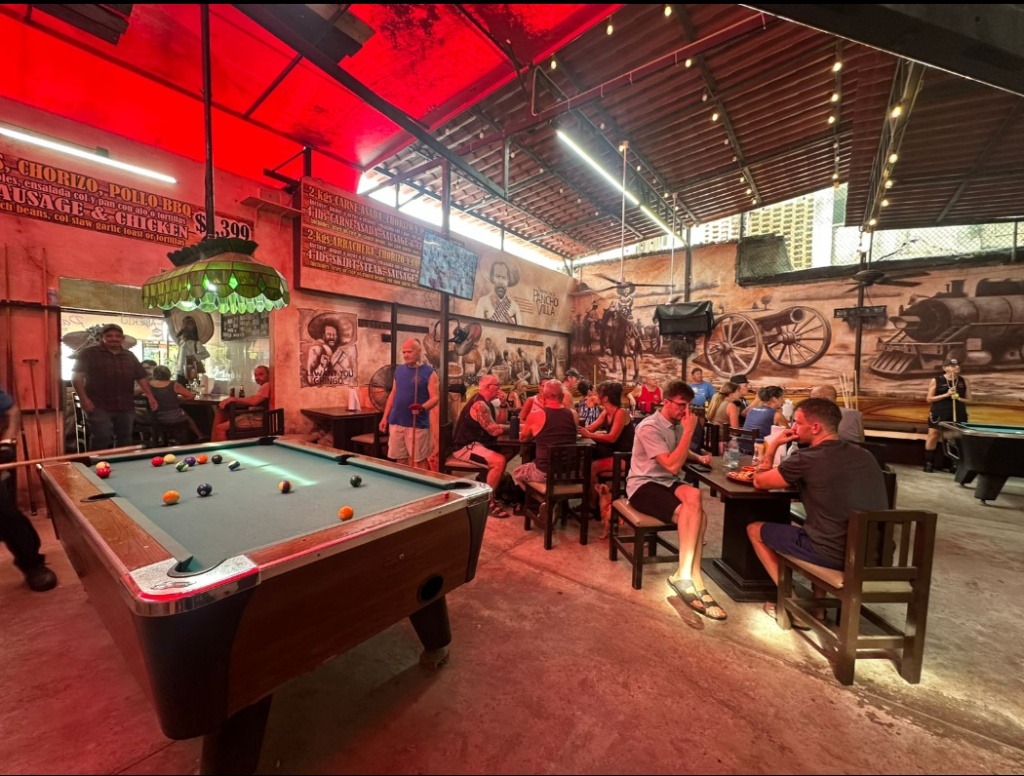 Se Busca mural at Pancho Villa